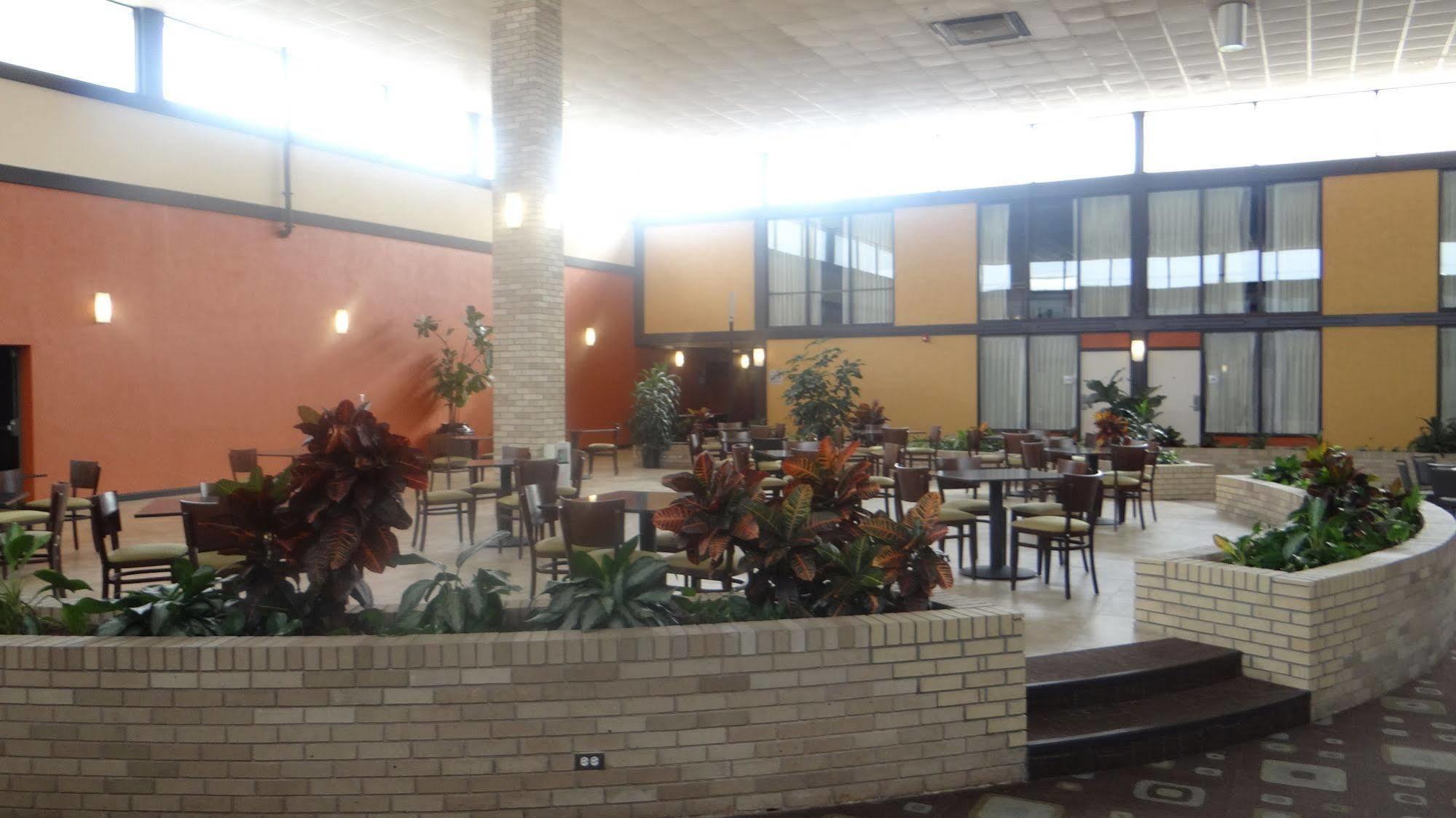 Wyndham Garden Oklahoma City Resort & Conference Hotel Near Airport, Fairgrounds Paycom & I40 Esterno foto